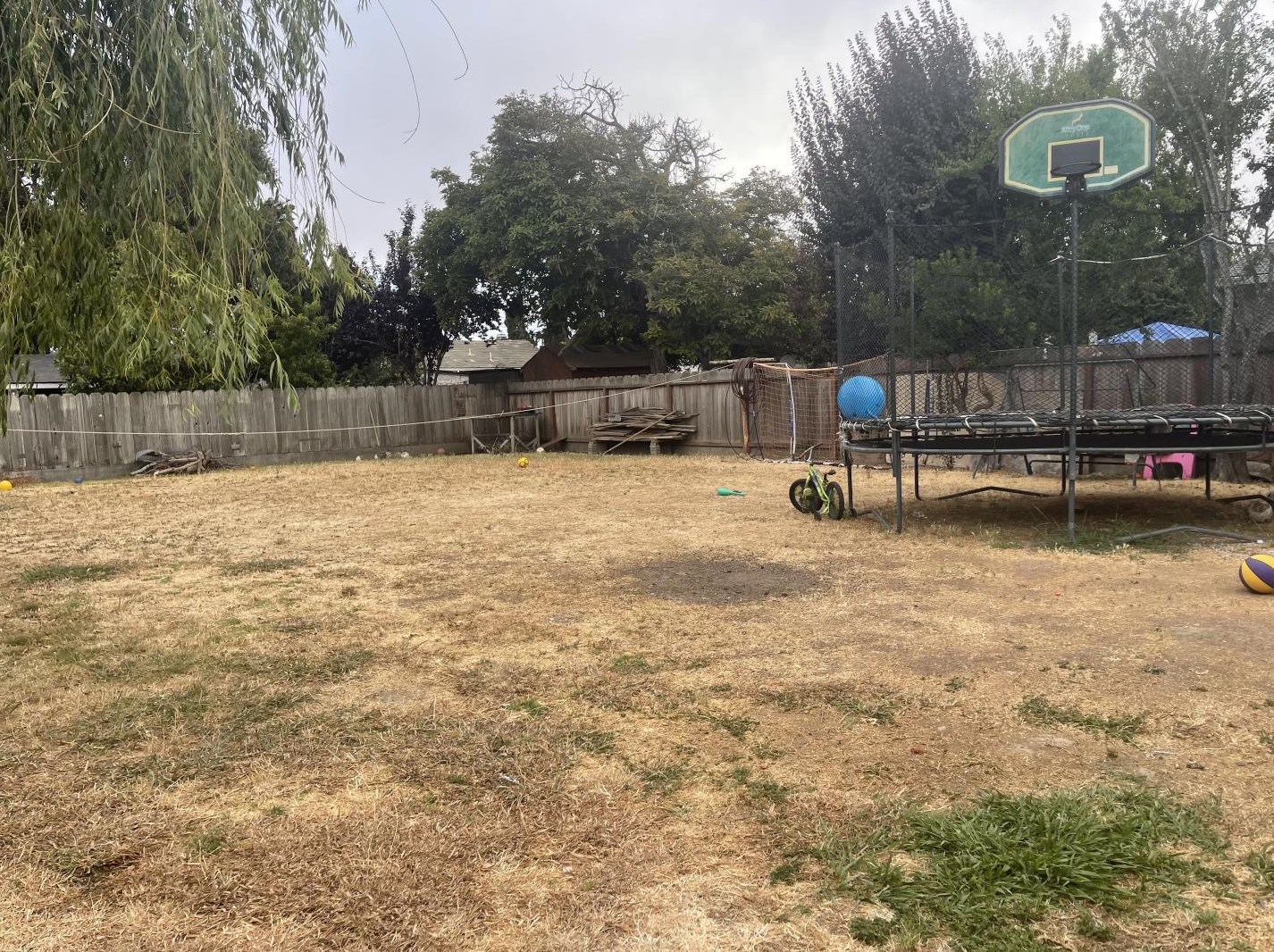 336 Paloma Ave, Salinas CA 93905-2823 exterior