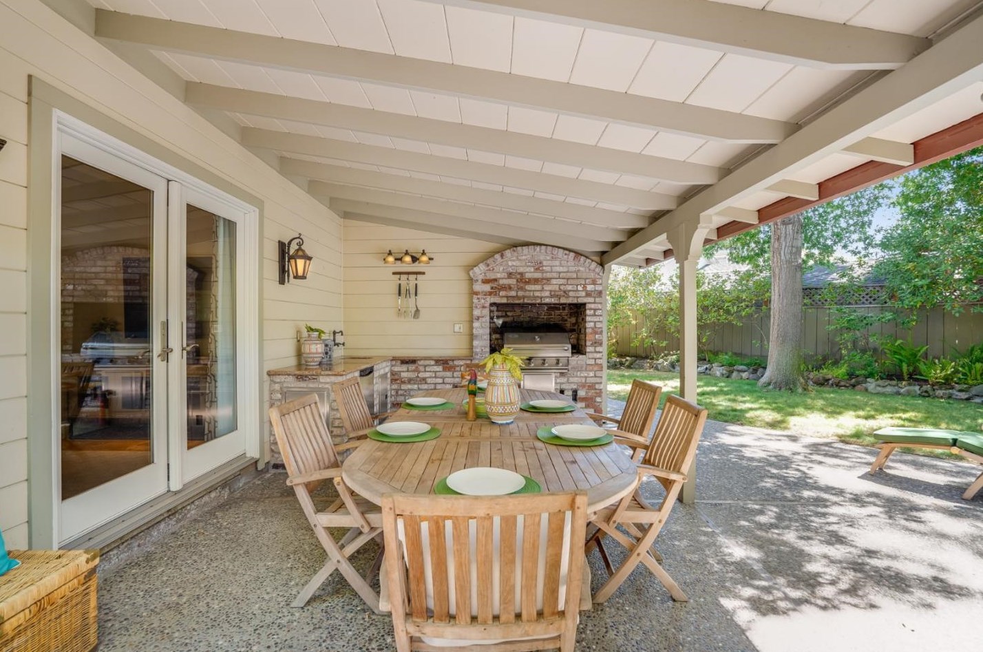 1990 Sharon Rd, Menlo Park CA  94025-6270 exterior