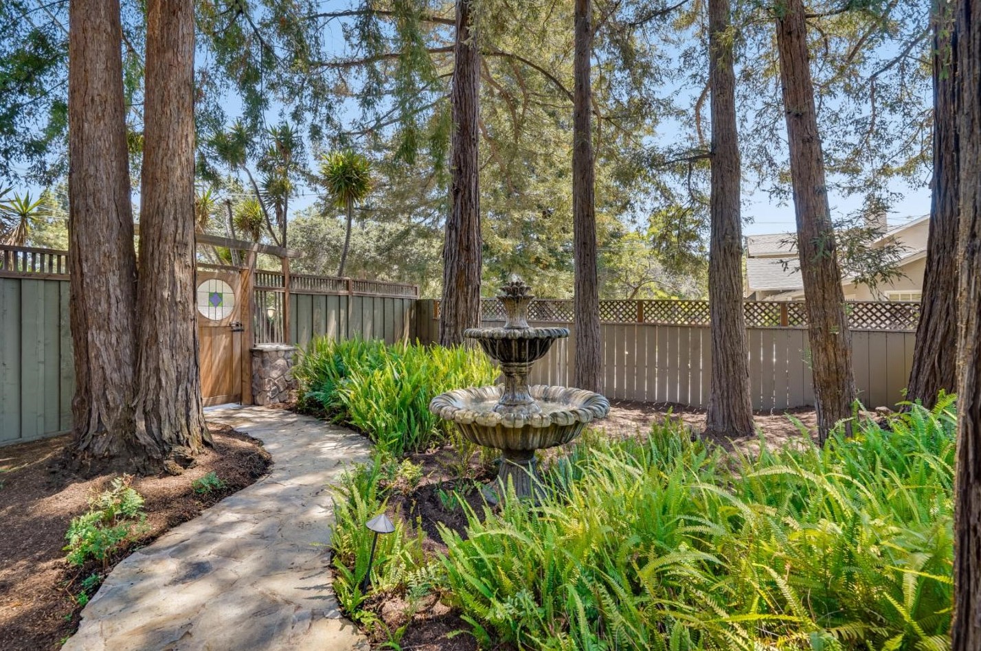 1990 Sharon Rd, Menlo Park CA  94025-6270 exterior