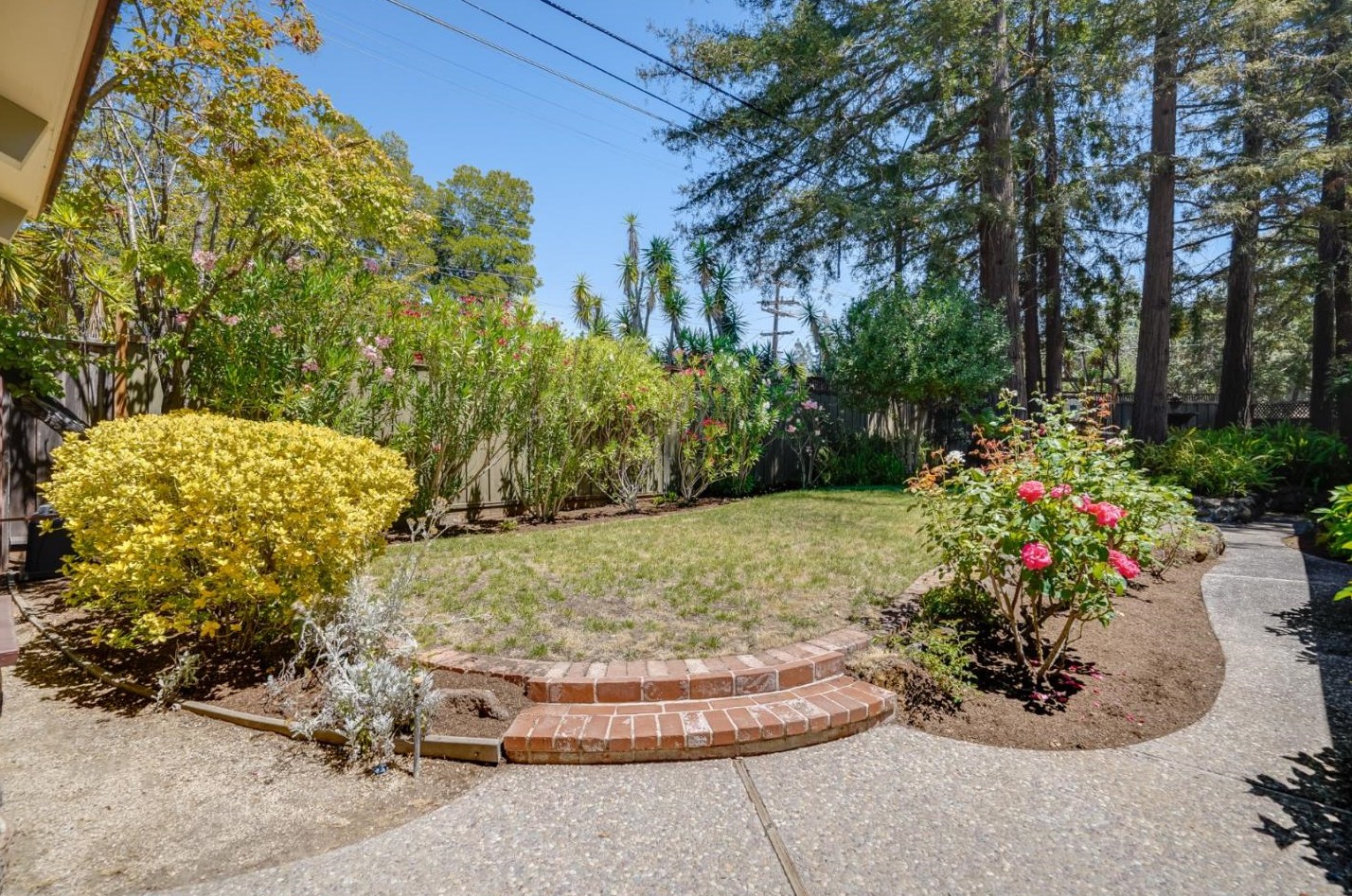 1990 Sharon Rd, Menlo Park CA  94025-6270 exterior