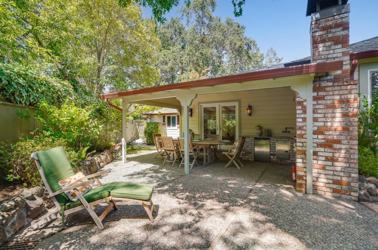 1990 Sharon Rd, Menlo Park CA  94025-6270 exterior