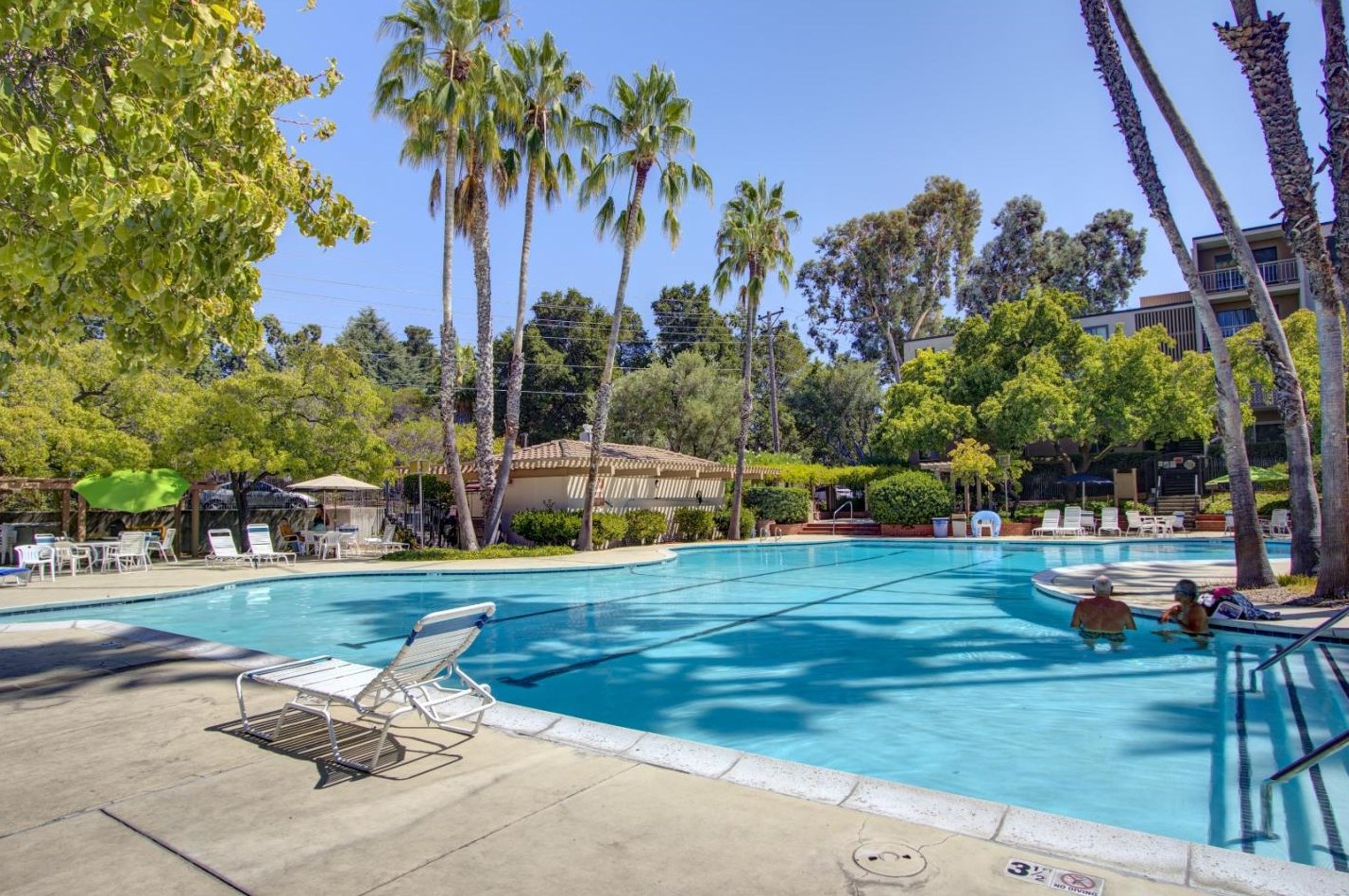 480 Civic Dr, Walnut Creek CA  94596-3371 exterior