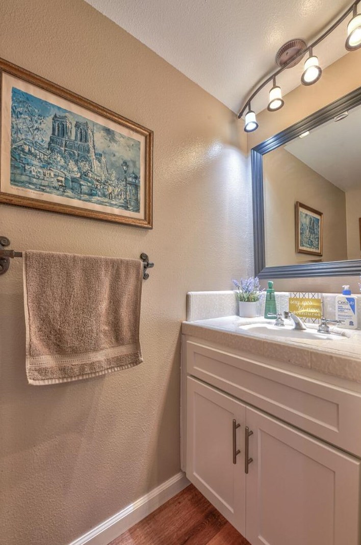 88 Montsalas Dr, Monterey CA  93940-5284 exterior