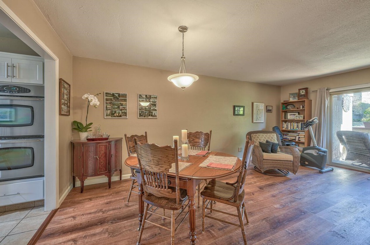 88 Montsalas Dr, Monterey CA  93940-5284 exterior