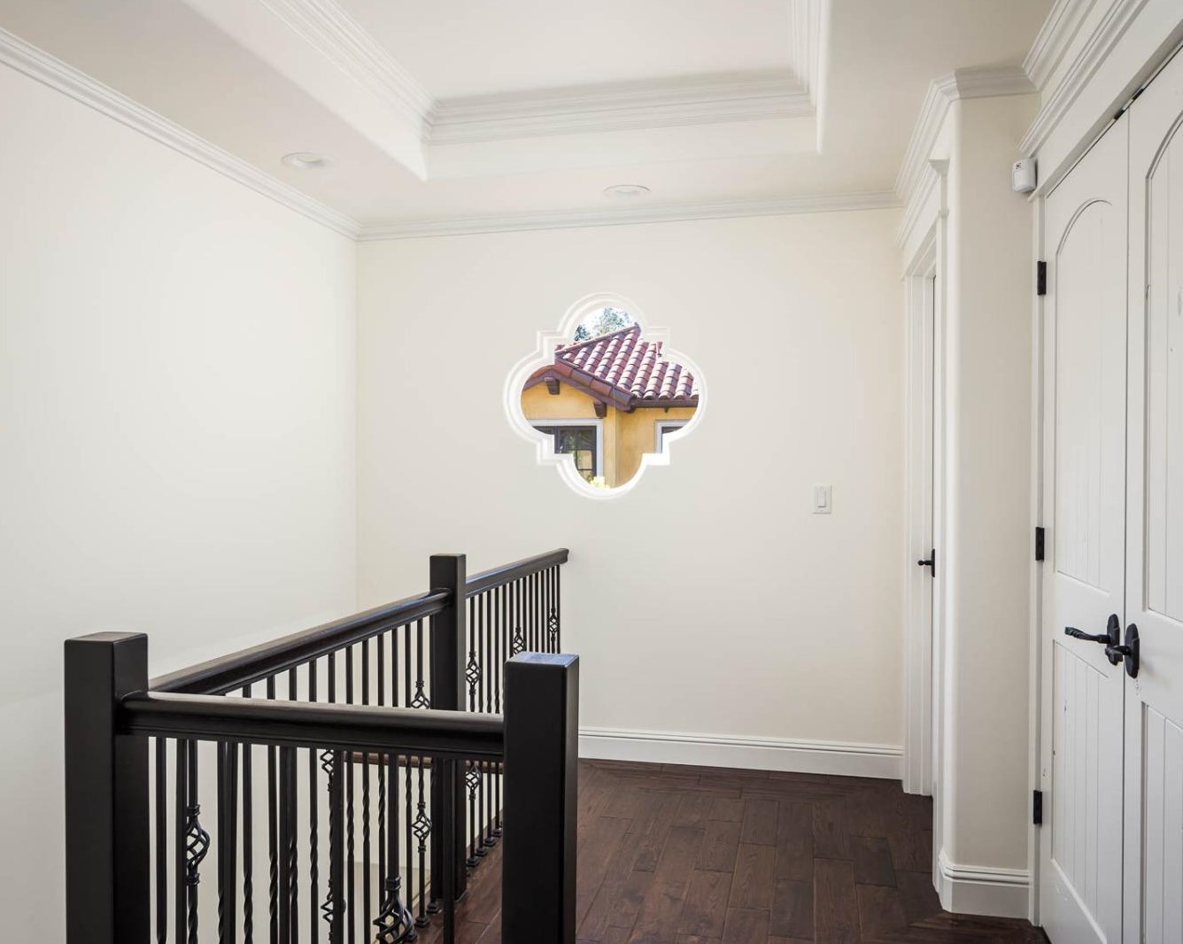 1009 Santa Cruz Ave, Menlo Park CA 94025-5656 exterior