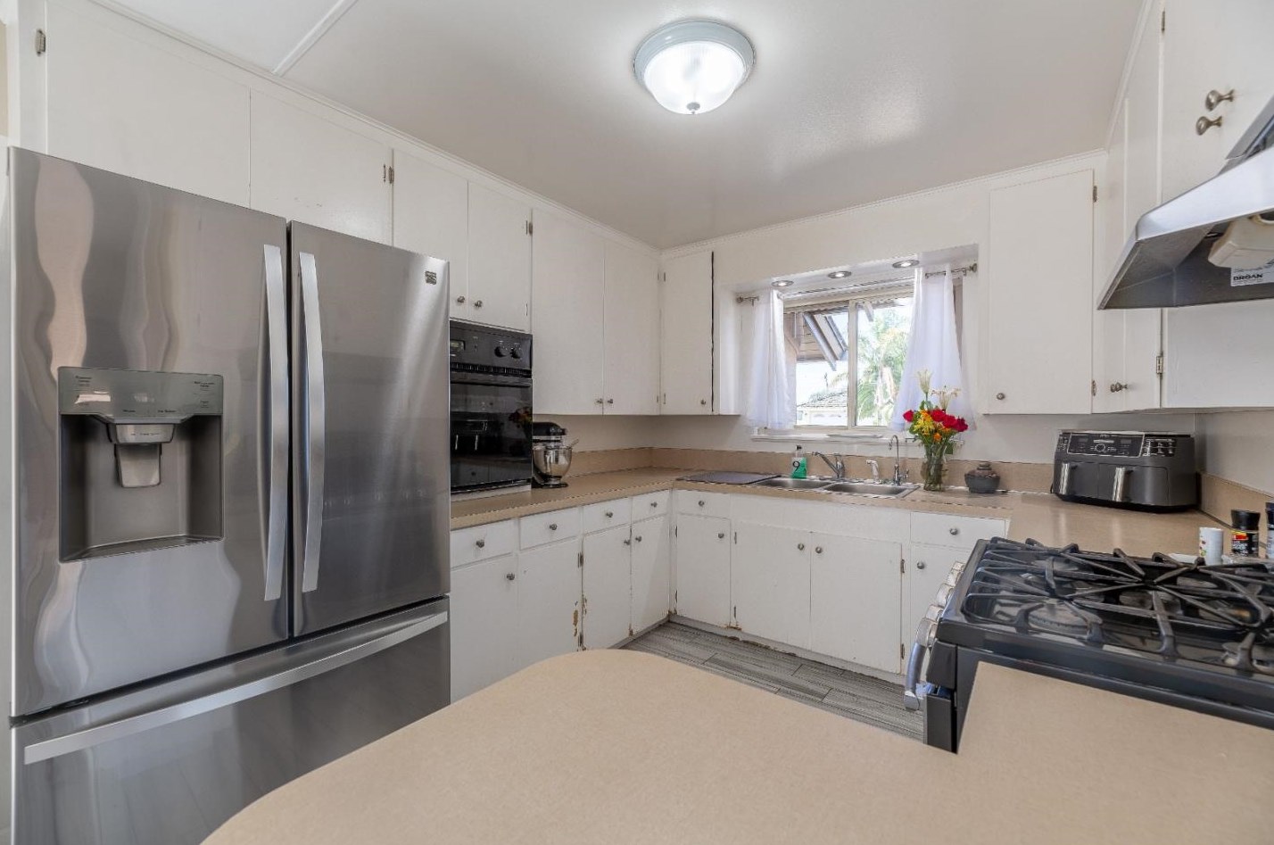 1666 Cambrian Dr, Salinas CA 93906-2207 exterior