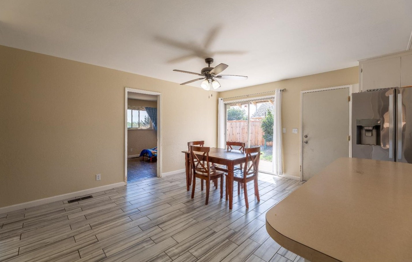 1666 Cambrian Dr, Salinas CA 93906-2207 exterior