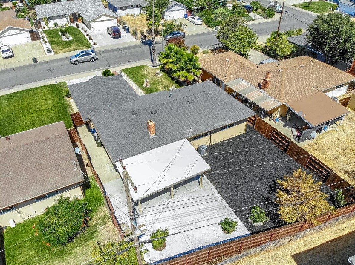1610 Glidden Ave, Sacramento CA  95822-5152 exterior