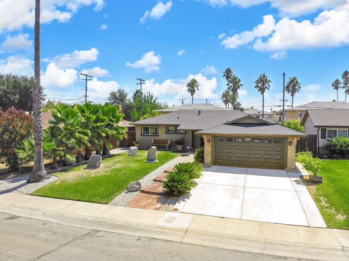 1610 Glidden Ave, Sacramento CA  95822-5152 exterior