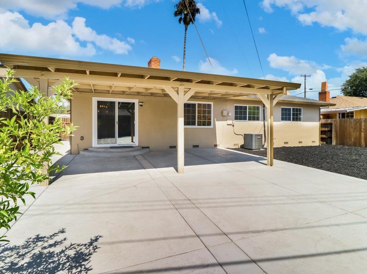 1610 Glidden Ave, Sacramento CA  95822-5152 exterior