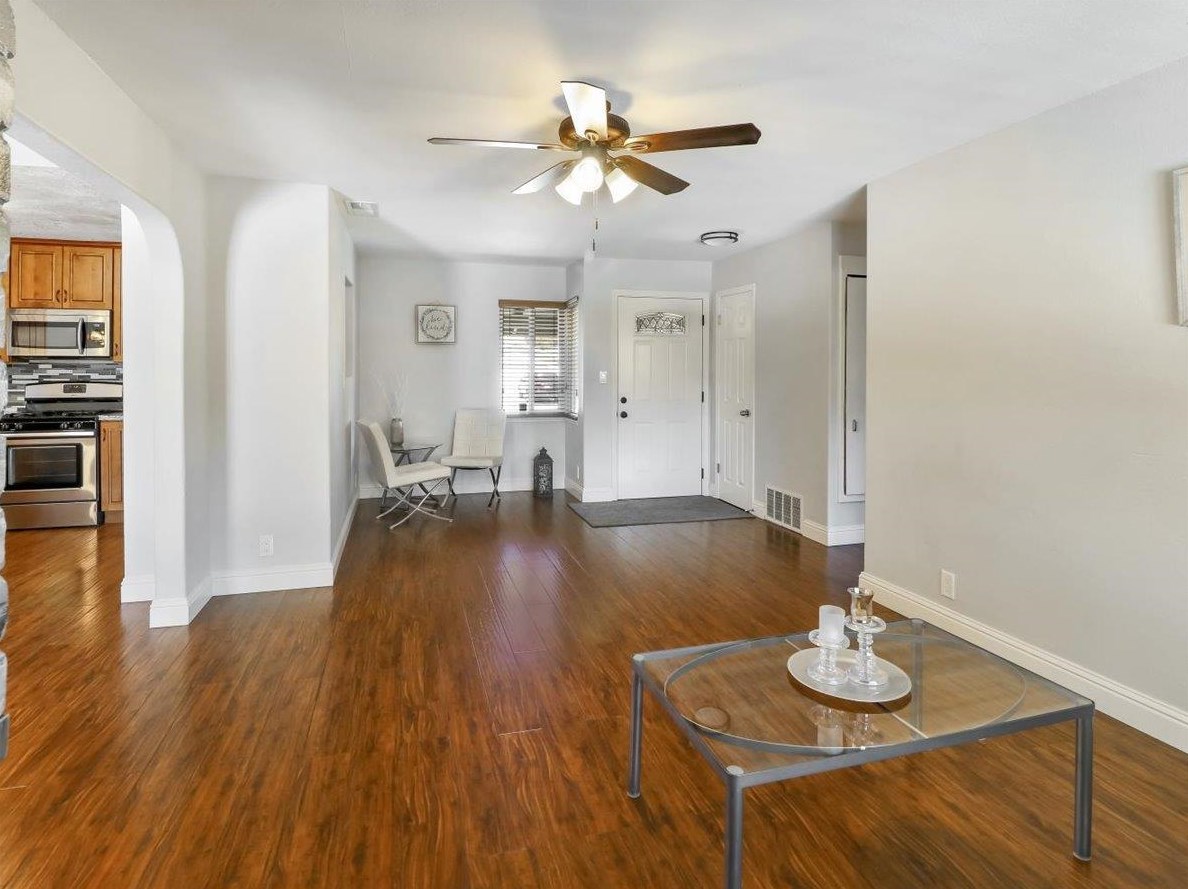 1610 Glidden Ave, Sacramento CA  95822-5152 exterior
