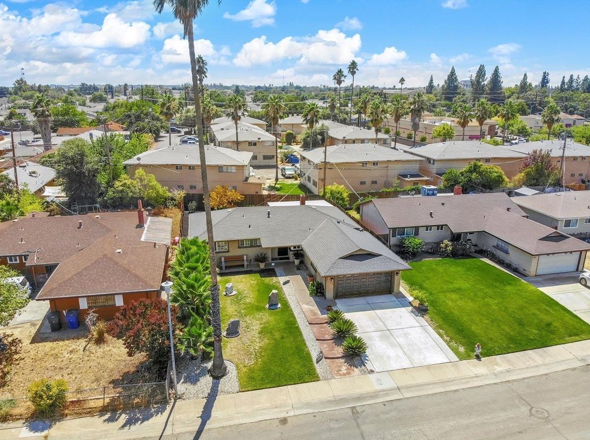 1610 Glidden Ave, Sacramento CA  95822-5152 exterior
