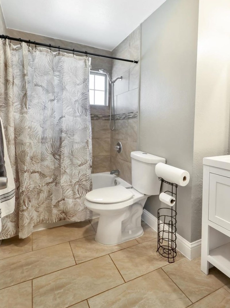 1610 Glidden Ave, Sacramento CA  95822-5152 exterior