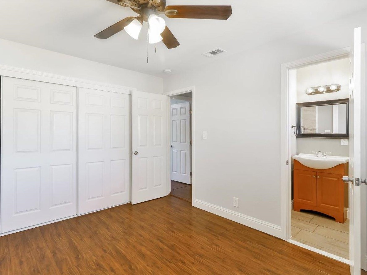 1610 Glidden Ave, Sacramento CA  95822-5152 exterior