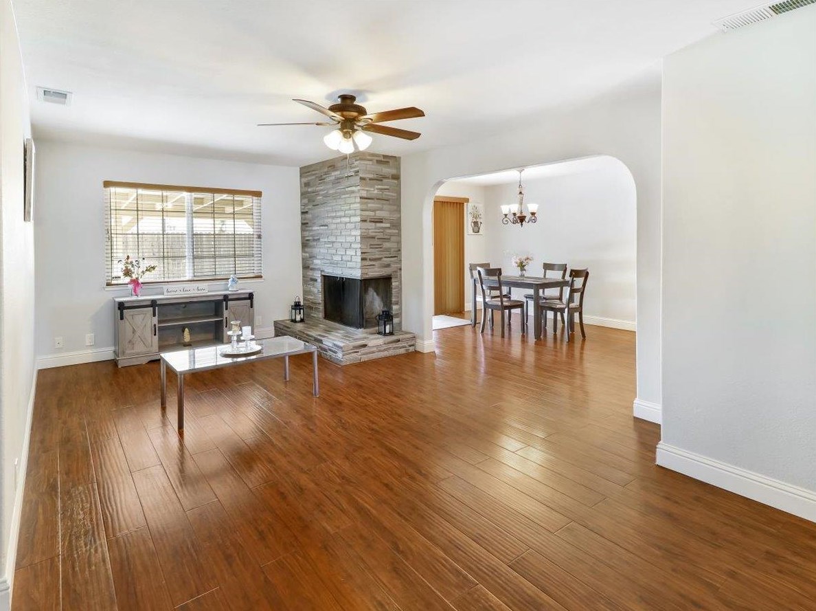 1610 Glidden Ave, Sacramento CA  95822-5152 exterior