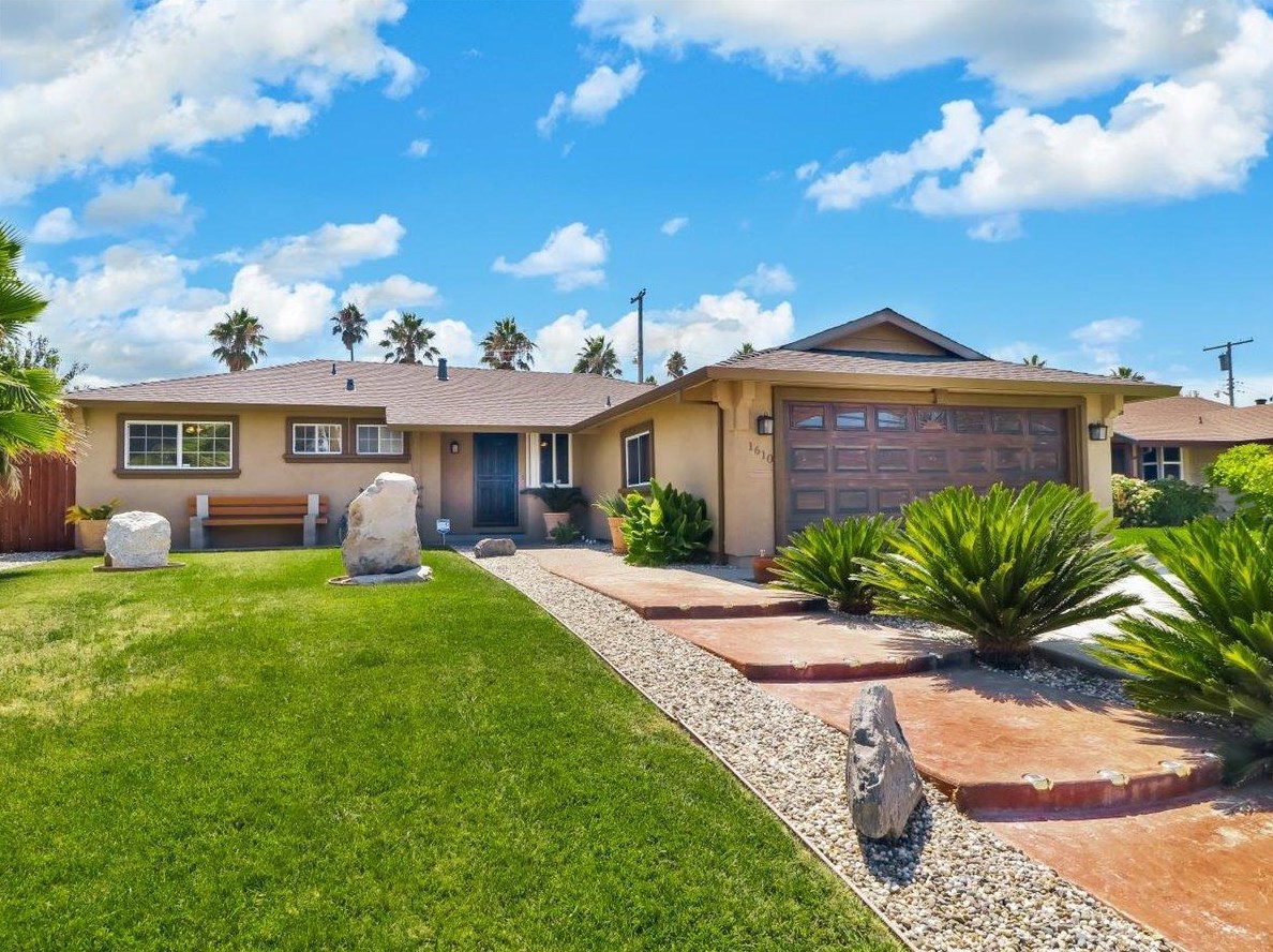 1610 Glidden Ave, Sacramento CA  95822-5152 exterior