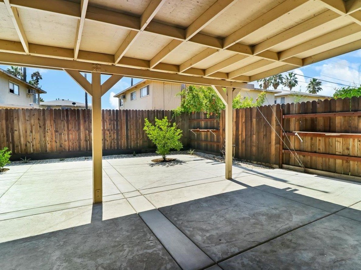 1610 Glidden Ave, Sacramento CA  95822-5152 exterior