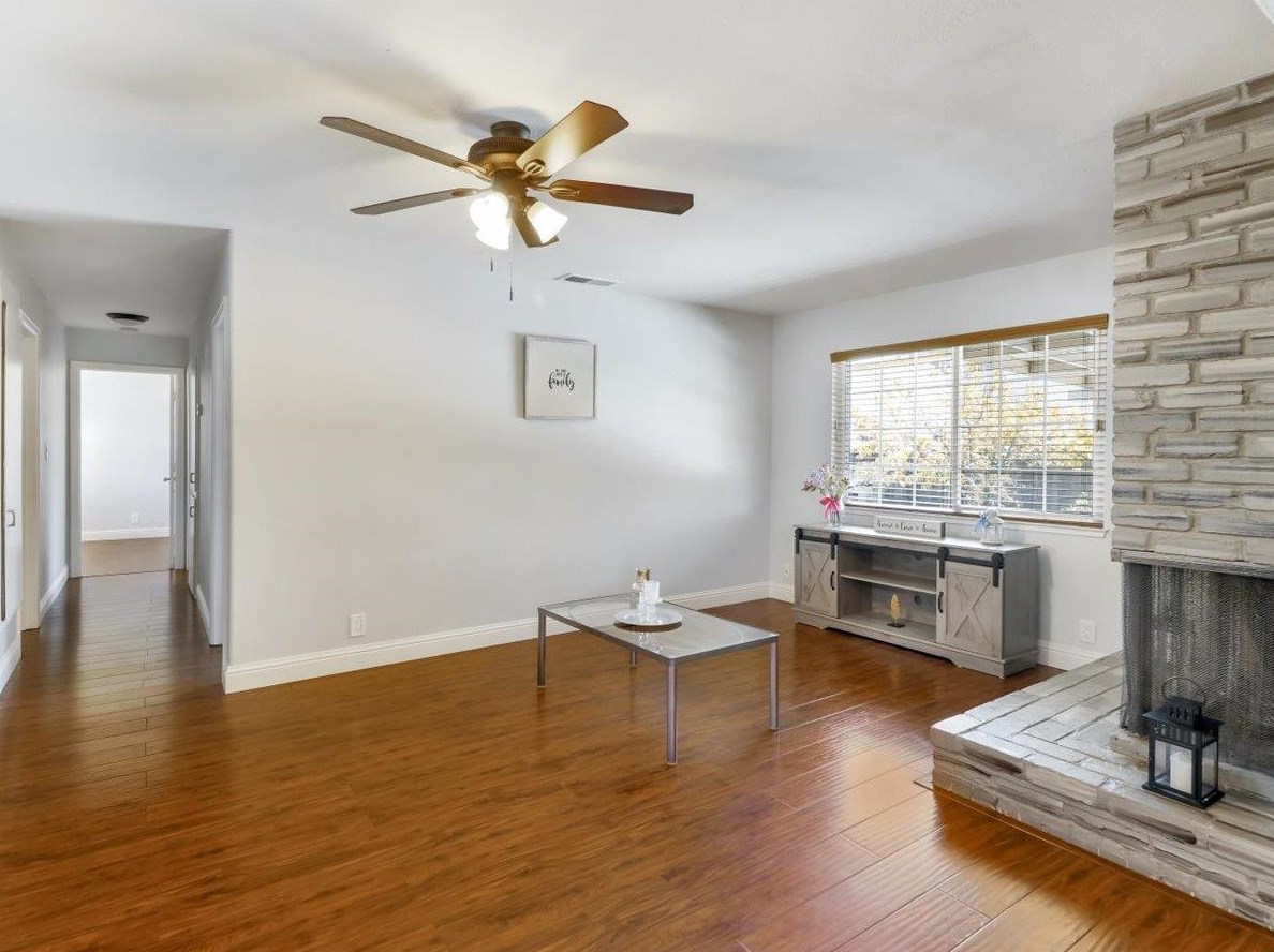 1610 Glidden Ave, Sacramento CA  95822-5152 exterior