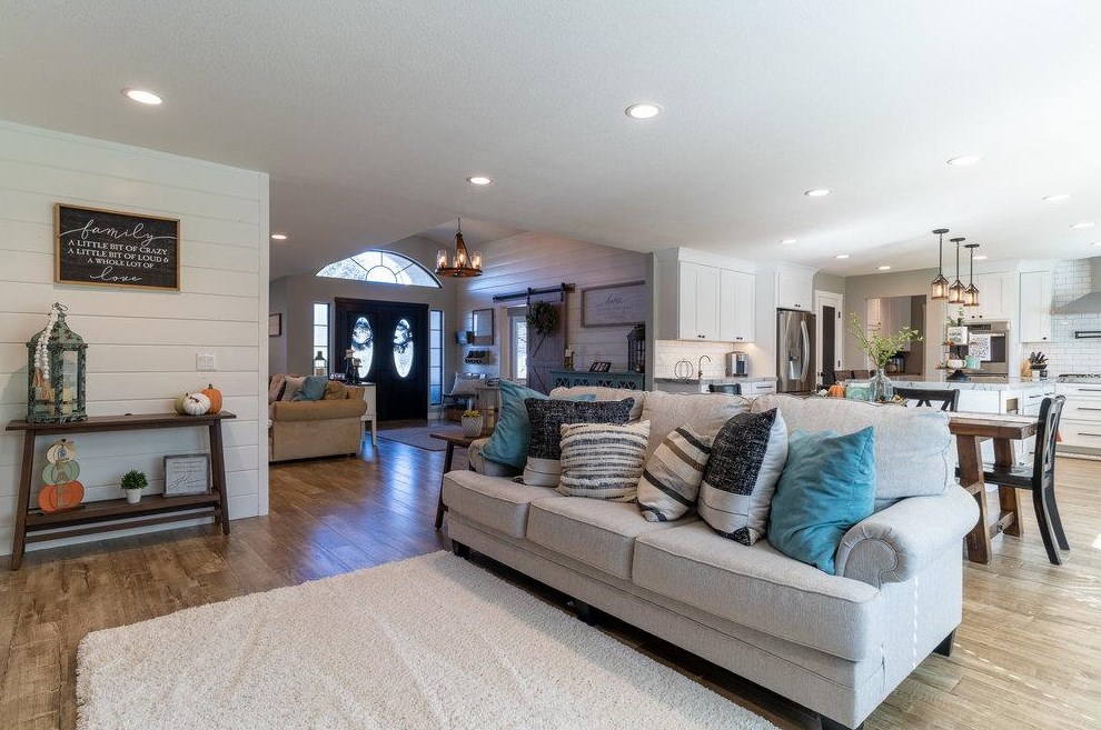 640 Ridgemark Dr, Hollister CA  95023-6457 exterior