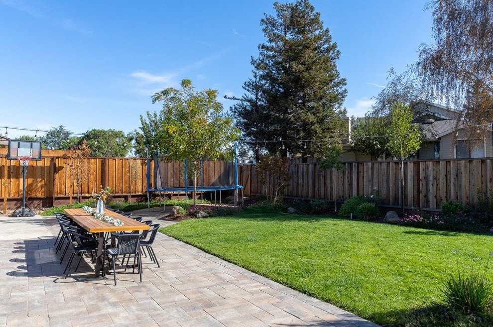 640 Ridgemark Dr, Hollister CA  95023-6457 exterior