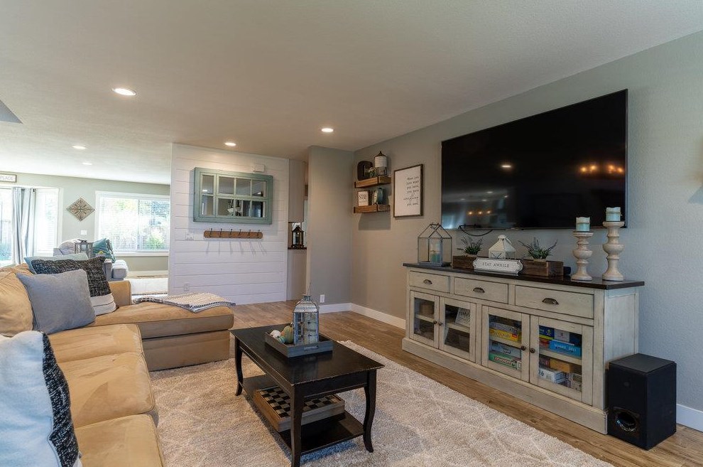 640 Ridgemark Dr, Hollister CA  95023-6457 exterior