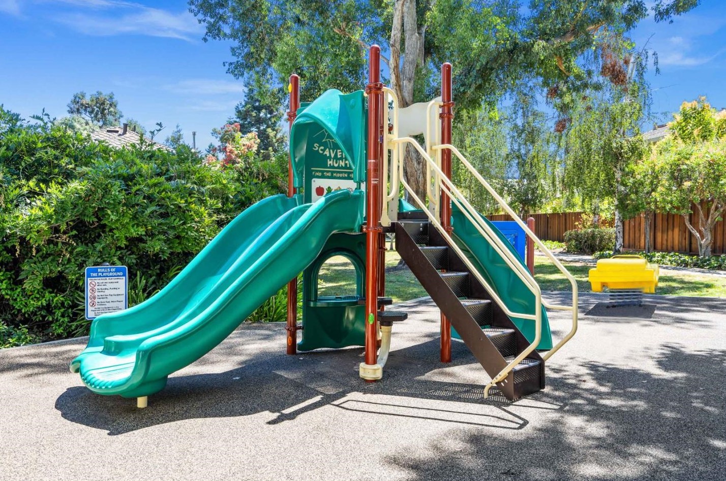 20185 Northglen Sq, Cupertino CA  95014-0567 exterior