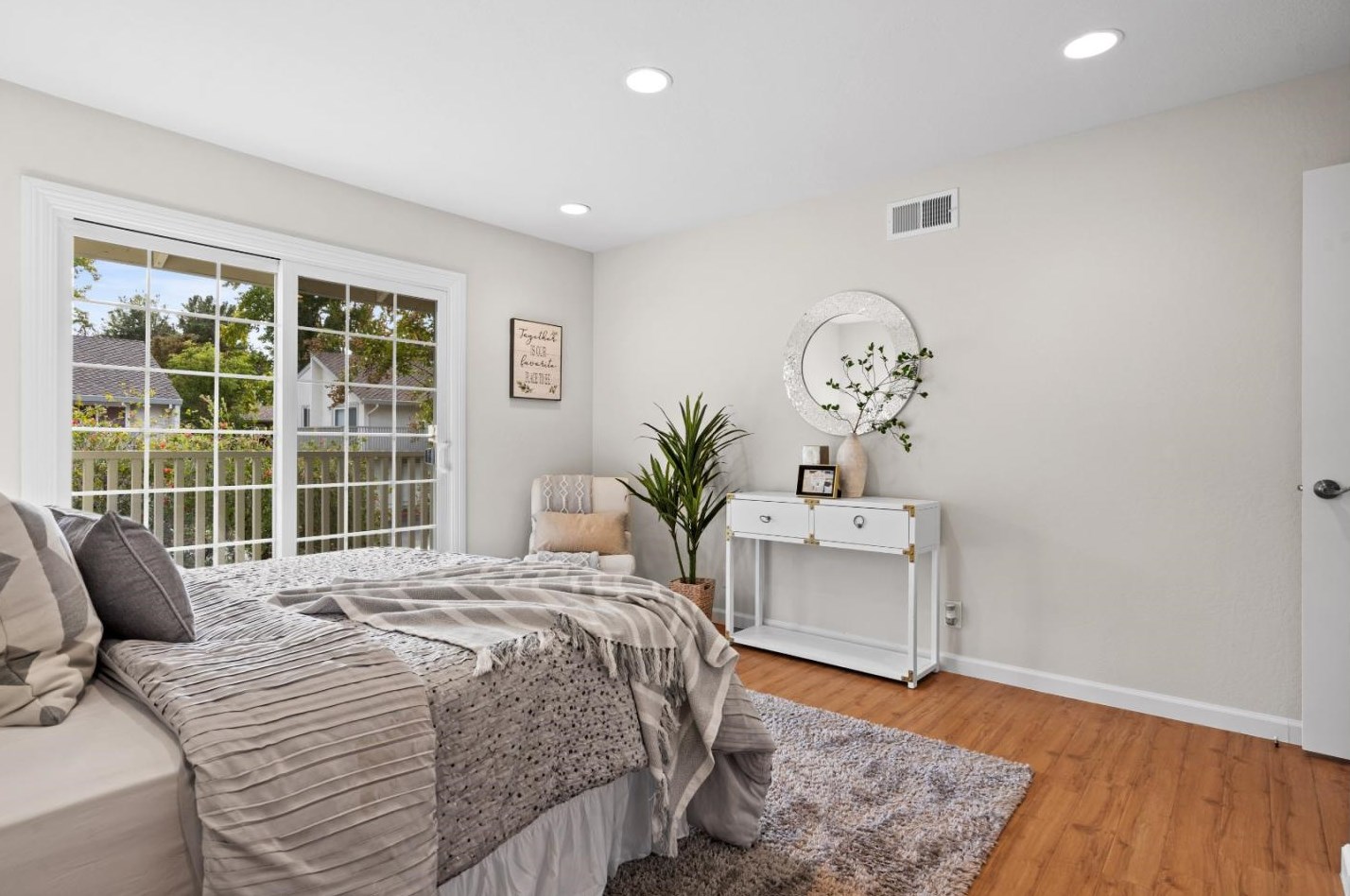 20185 Northglen Sq, Cupertino CA  95014-0567 exterior