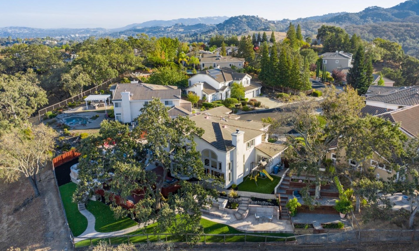 26 Julie Highlands Ct, Lafayette CA  94549-1753 exterior