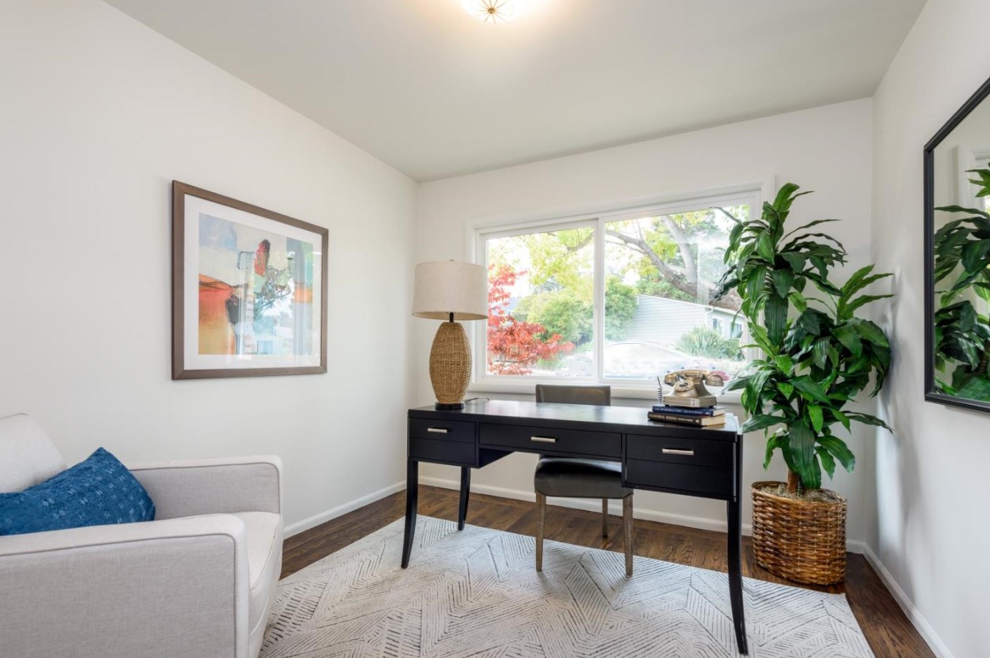 4001 Wilshire Ave, San Mateo CA  94403-4166 exterior