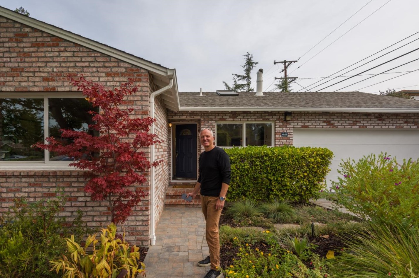 4001 Wilshire Ave, San Mateo CA  94403-4166 exterior