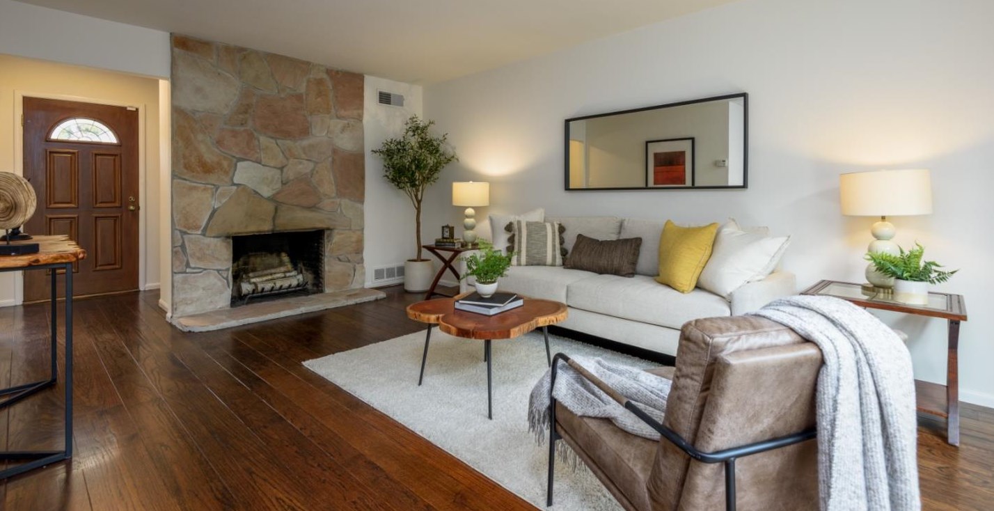 4001 Wilshire Ave, San Mateo CA  94403-4166 exterior