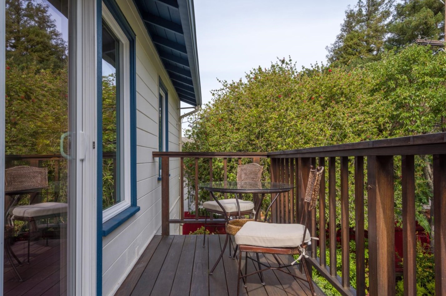 4001 Wilshire Ave, San Mateo CA  94403-4166 exterior