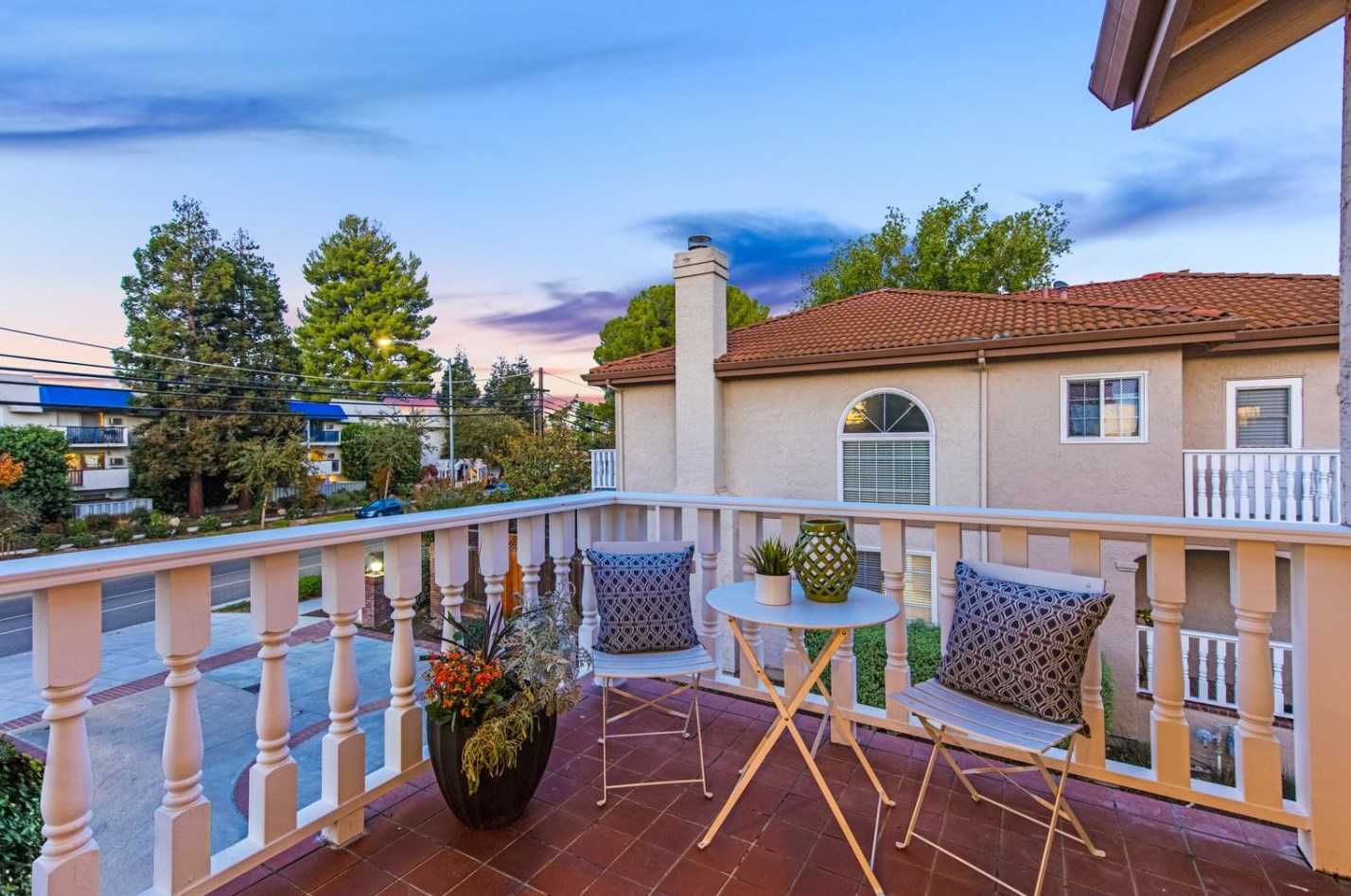 574 Hacienda Ave, Campbell CA 95008-6322 exterior