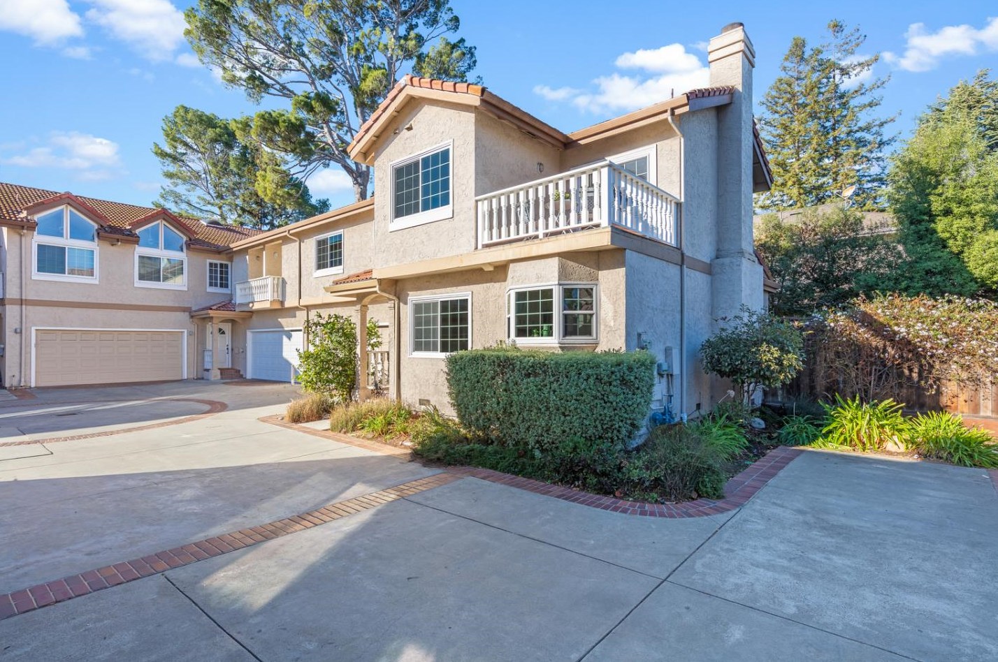 574 Hacienda Ave, Campbell CA 95008-6322 exterior