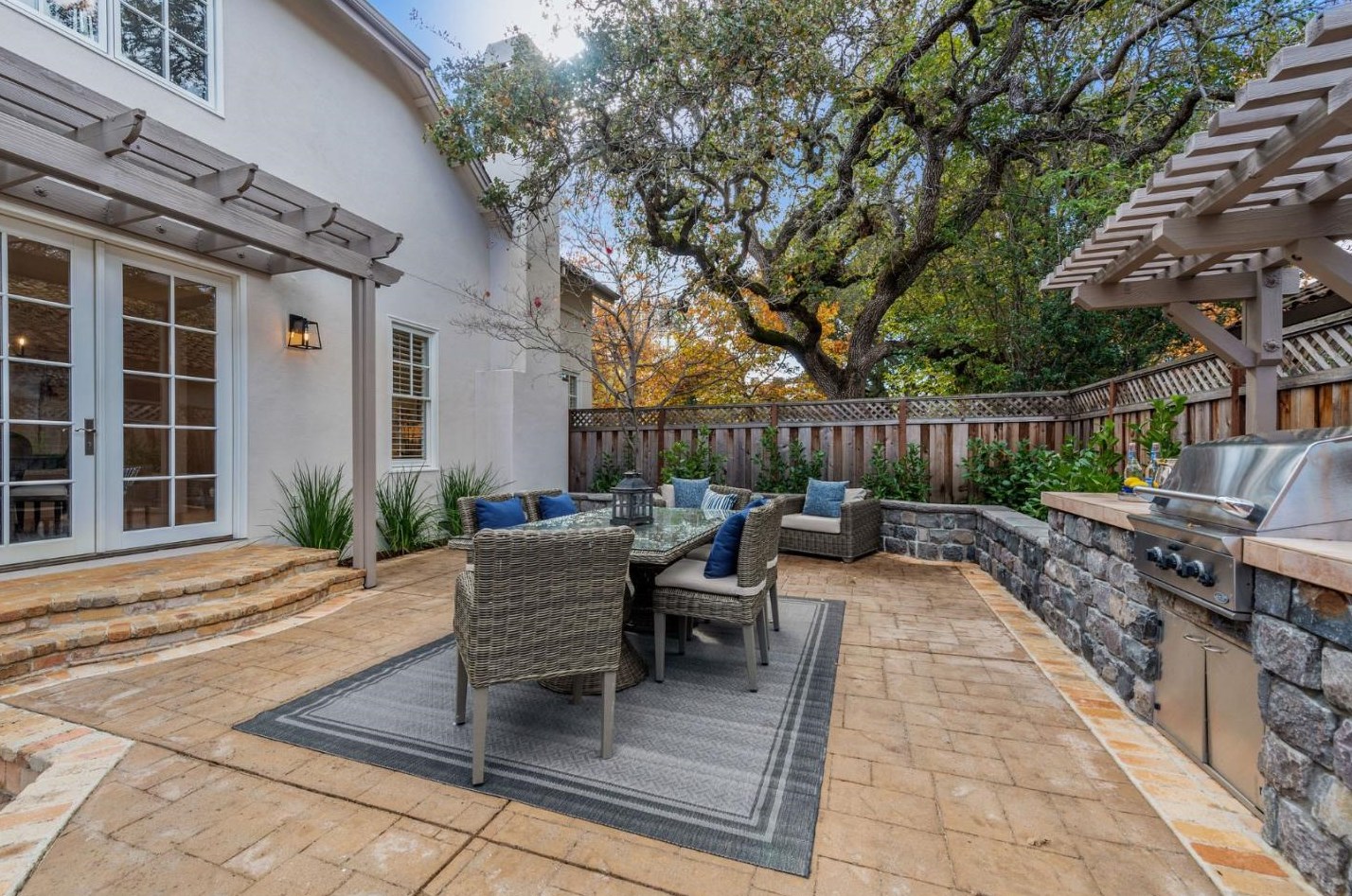 185 Hanna Way, Menlo Park CA  94025-3581 exterior