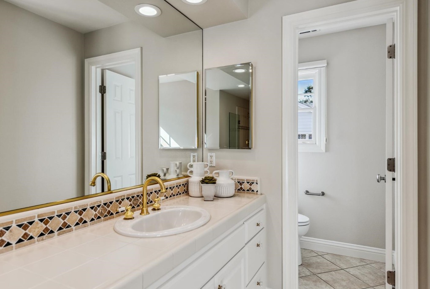185 Hanna Way, Menlo Park CA  94025-3581 exterior