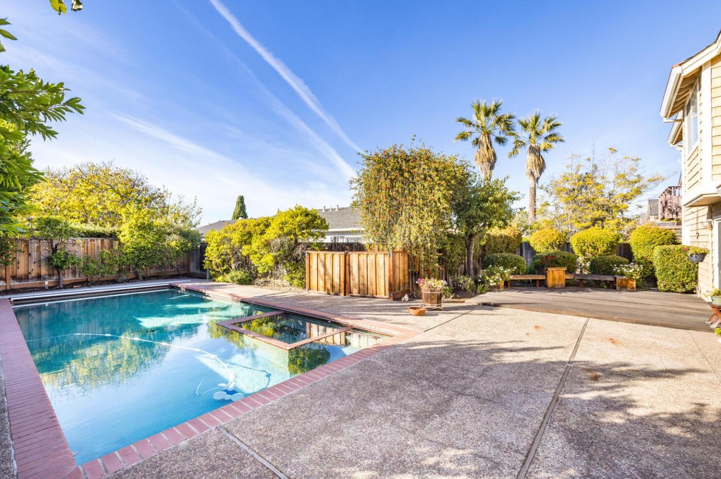 397 Biscayne Ave, San Mateo CA  94404-3501 exterior