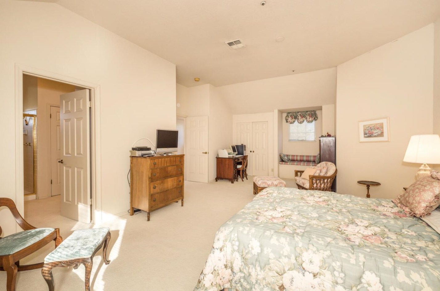 397 Biscayne Ave, San Mateo CA  94404-3501 exterior