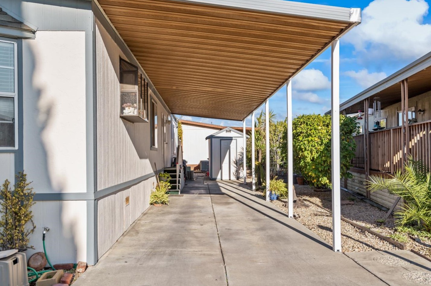 220 Chateau La Salle Dr, San Jose CA  95111-3016 exterior