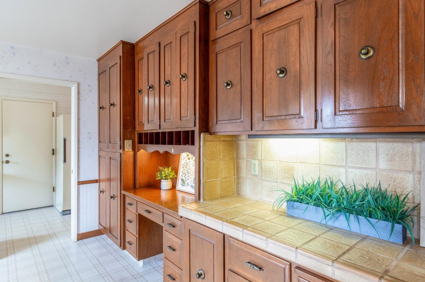 19930 Garnett Ct, Saratoga CA  95070-3801 exterior