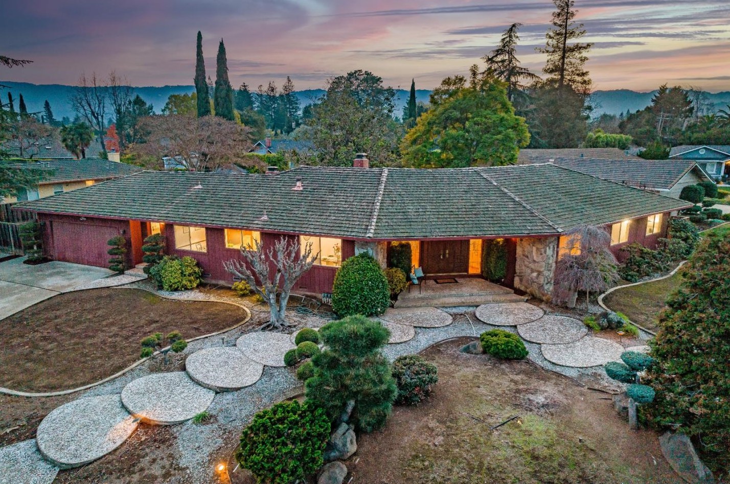 19930 Garnett Ct, Saratoga CA  95070-3801 exterior