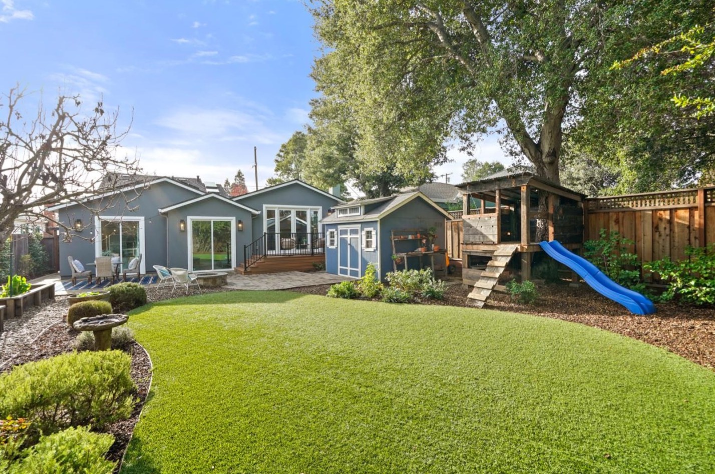 318 24th Ave, San Mateo CA  94403-2230 exterior