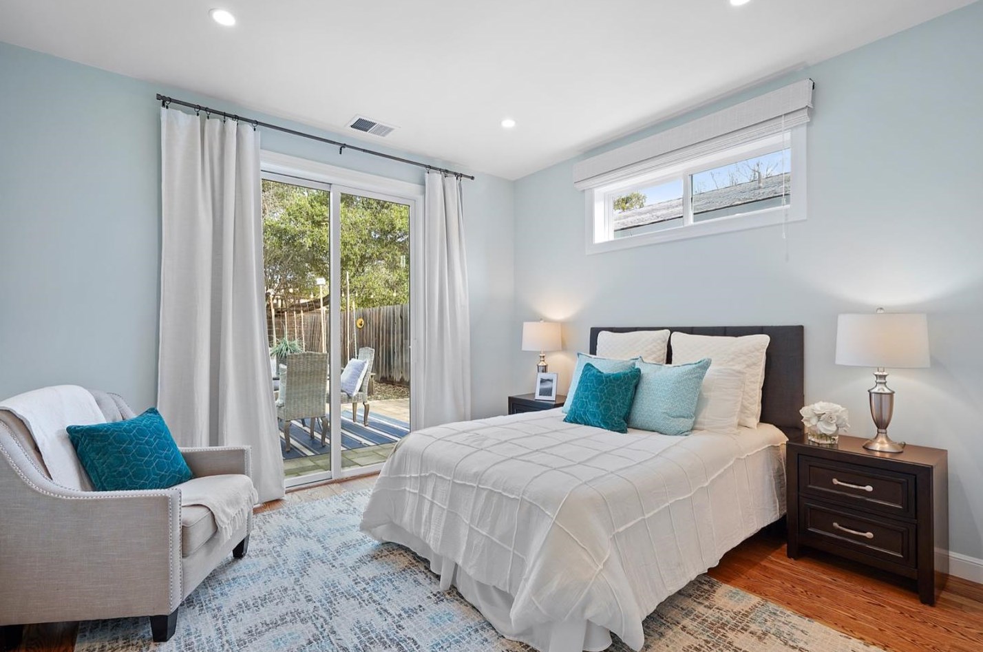 318 24th Ave, San Mateo CA  94403-2230 exterior
