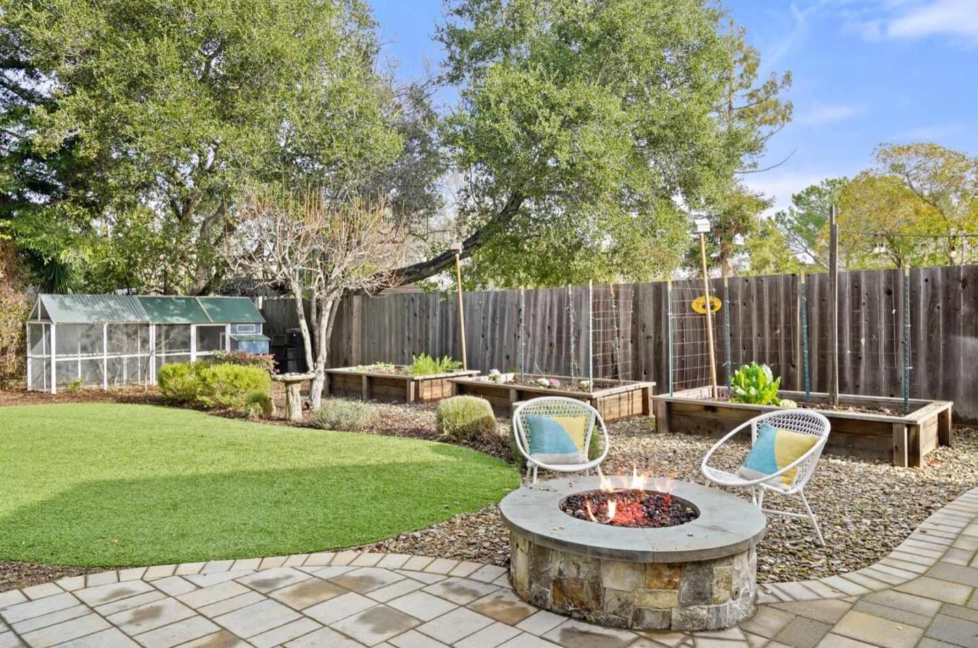 318 24th Ave, San Mateo CA  94403-2230 exterior
