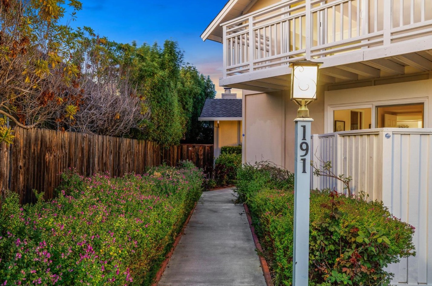 191 Flying Cloud Isle, San Mateo CA  94404-1301 exterior