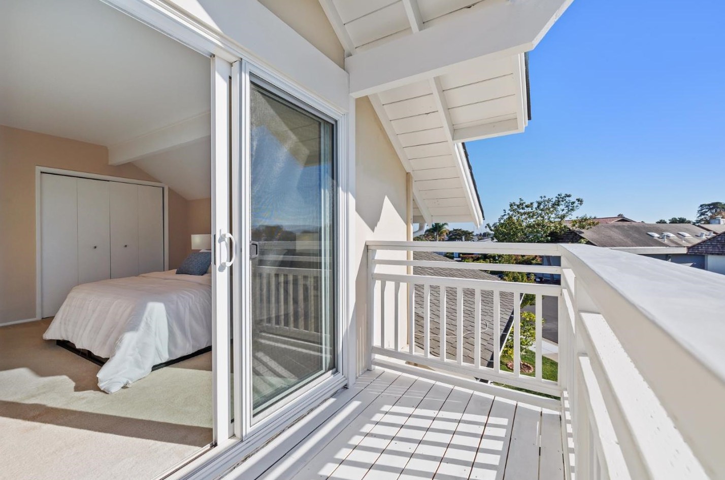 191 Flying Cloud Isle, San Mateo CA  94404-1301 exterior