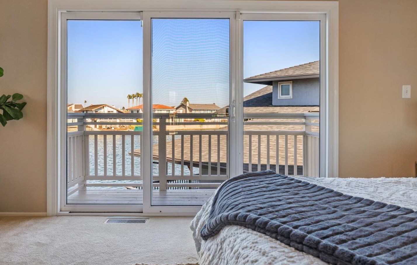 191 Flying Cloud Isle, San Mateo CA  94404-1301 exterior