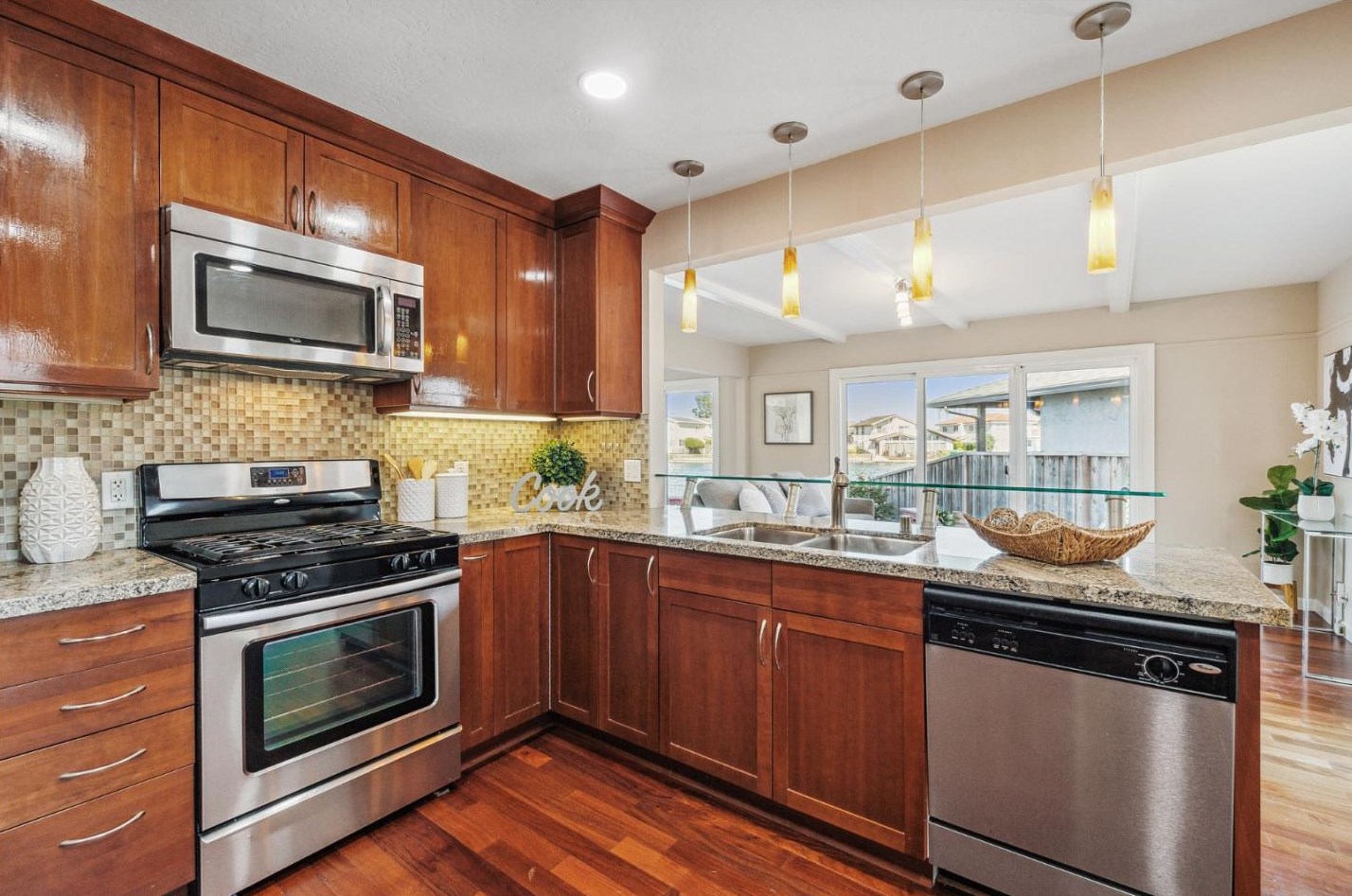 191 Flying Cloud Isle, San Mateo CA  94404-1301 exterior