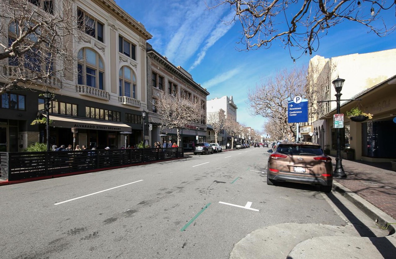 843 Lomita St, Monterey CA  93940-4461 exterior