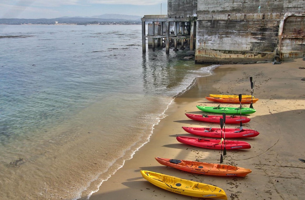 843 Lomita St, Monterey CA  93940-4461 exterior